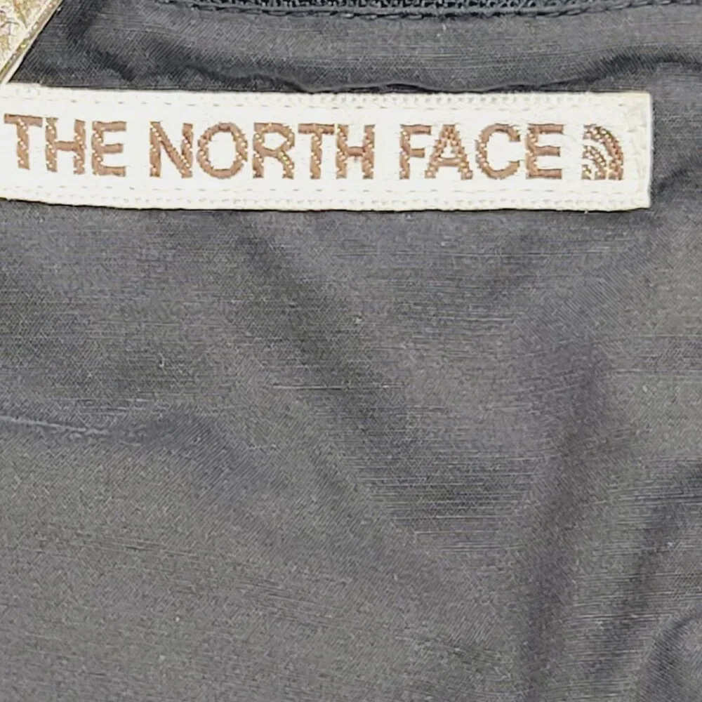 The North Face Men's‎ Black Sleeveless Dual Pocket Snap Fishing Puffer Vest Sz M